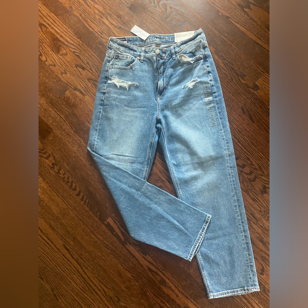 American Eagle Outfitters Light Blue Stretch Denim Mom Jeans NWT